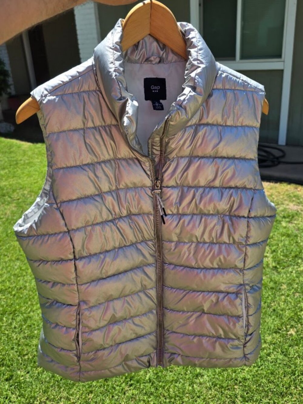 Gap Metallic Silver Puffer Vest Womens Large Warmest Vest Shiny Quilted Full Zip